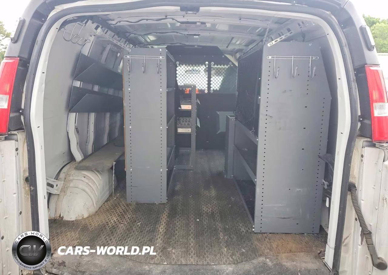 2020 Chevrolet Express G2500 VIN:1GCWGAFP2L1277473 - 10