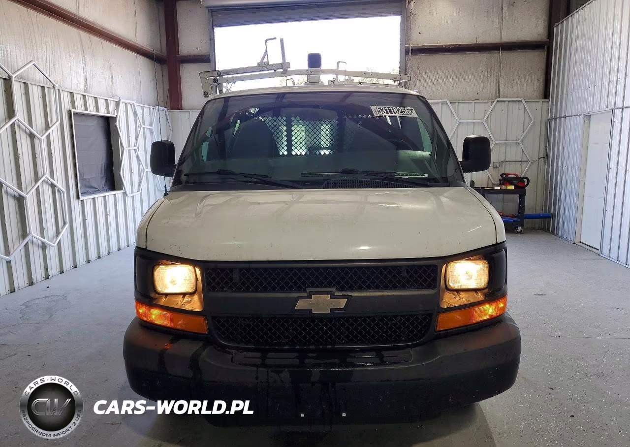 2015 Chevrolet Express G2500 VIN:1GCWGFCF0F1262225 - 5