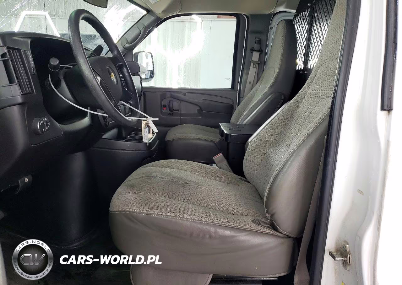 2015 Chevrolet Express G2500 VIN:1GCWGFCF0F1262225 - 7