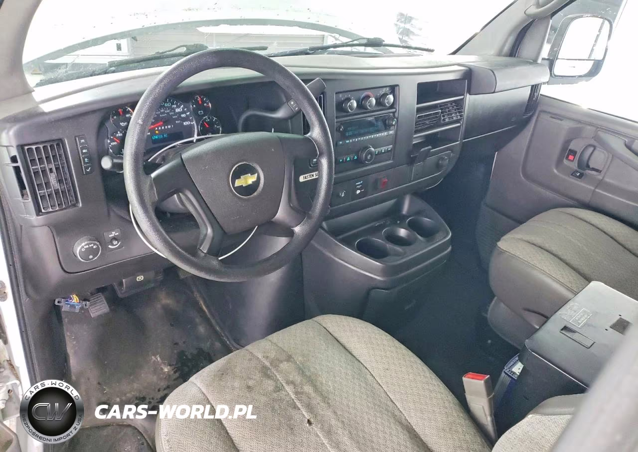 2015 Chevrolet Express G2500 VIN:1GCWGFCF0F1262225 - 8