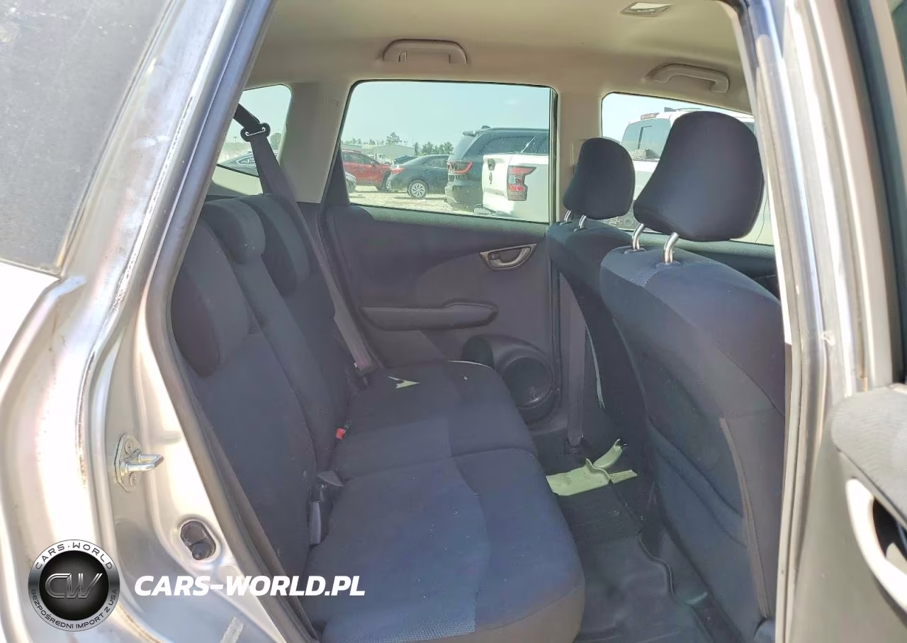 2011 Honda Fit Sport VIN:JHMGE8H51BC011605 - 10