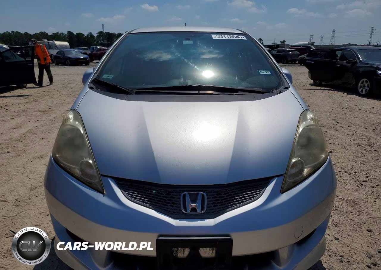 2011 Honda Fit Sport VIN:JHMGE8H51BC011605 - 5