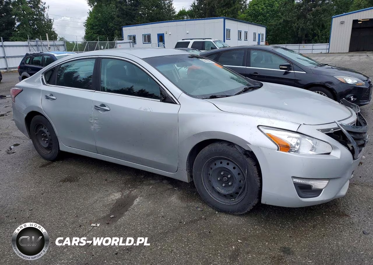 2014 Nissan Altima 2.5 S VIN:1N4AL3AP1EN349208 - 4