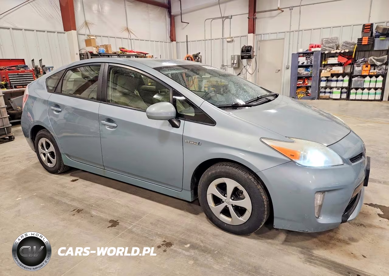 2013 Toyota Prius Three VIN:JTDKN3DUXD1642878 - 4