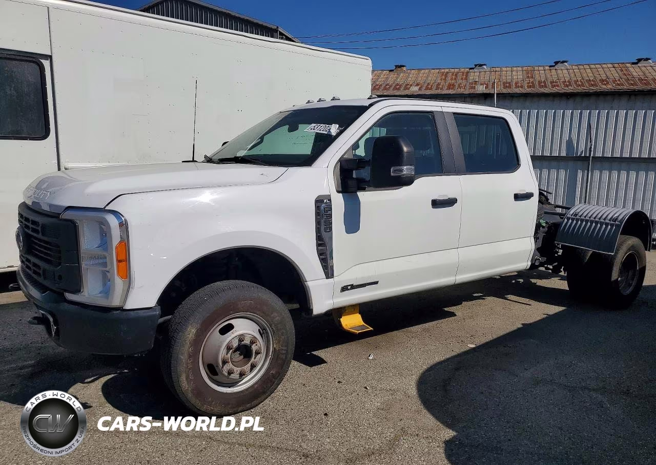 2023 Ford F350 Super Duty Truck Cab And Chassis