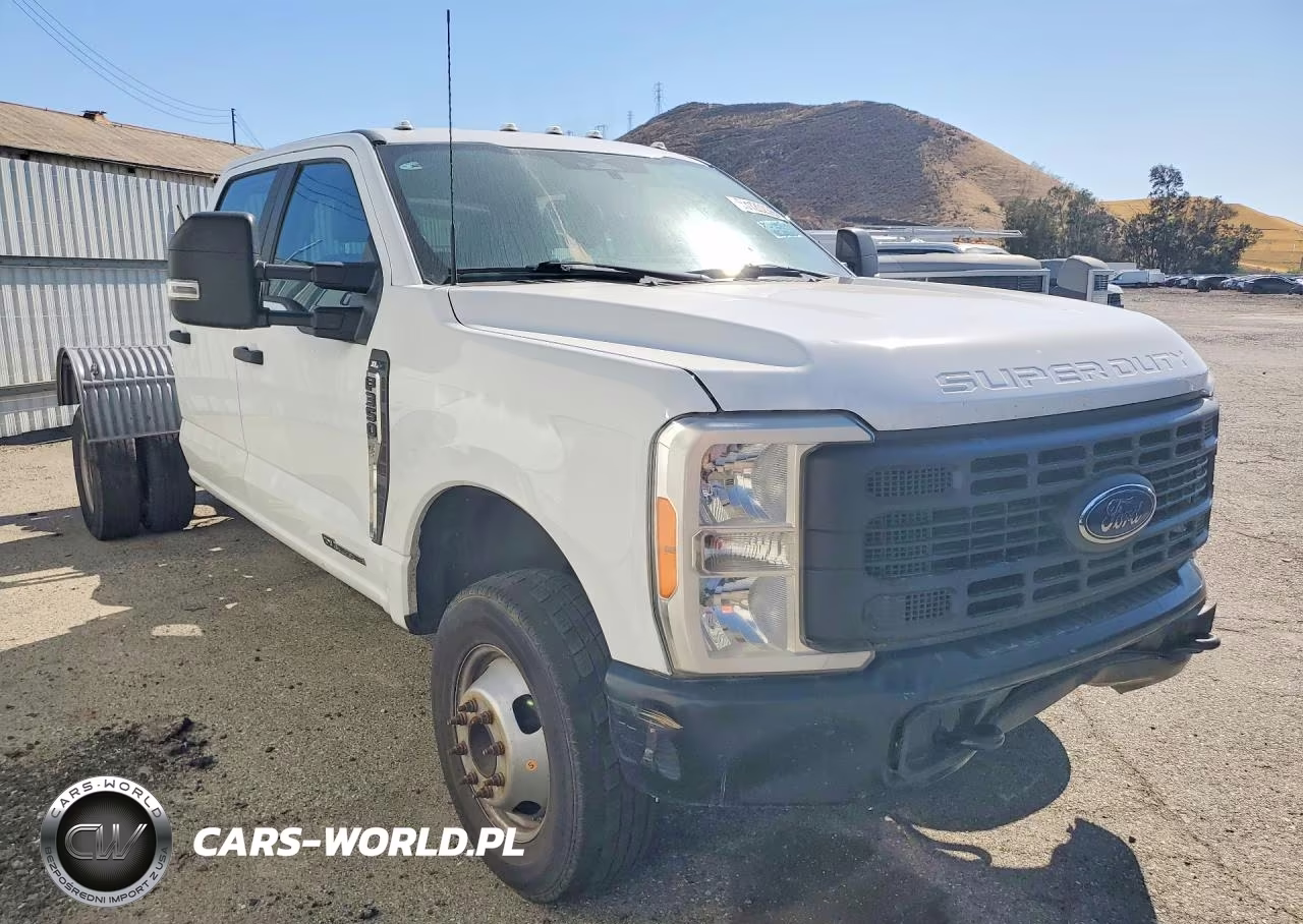 2023 Ford F350 Super Duty Truck Cab And Chassis VIN:1FT8W3DT5PEC22151 - 4