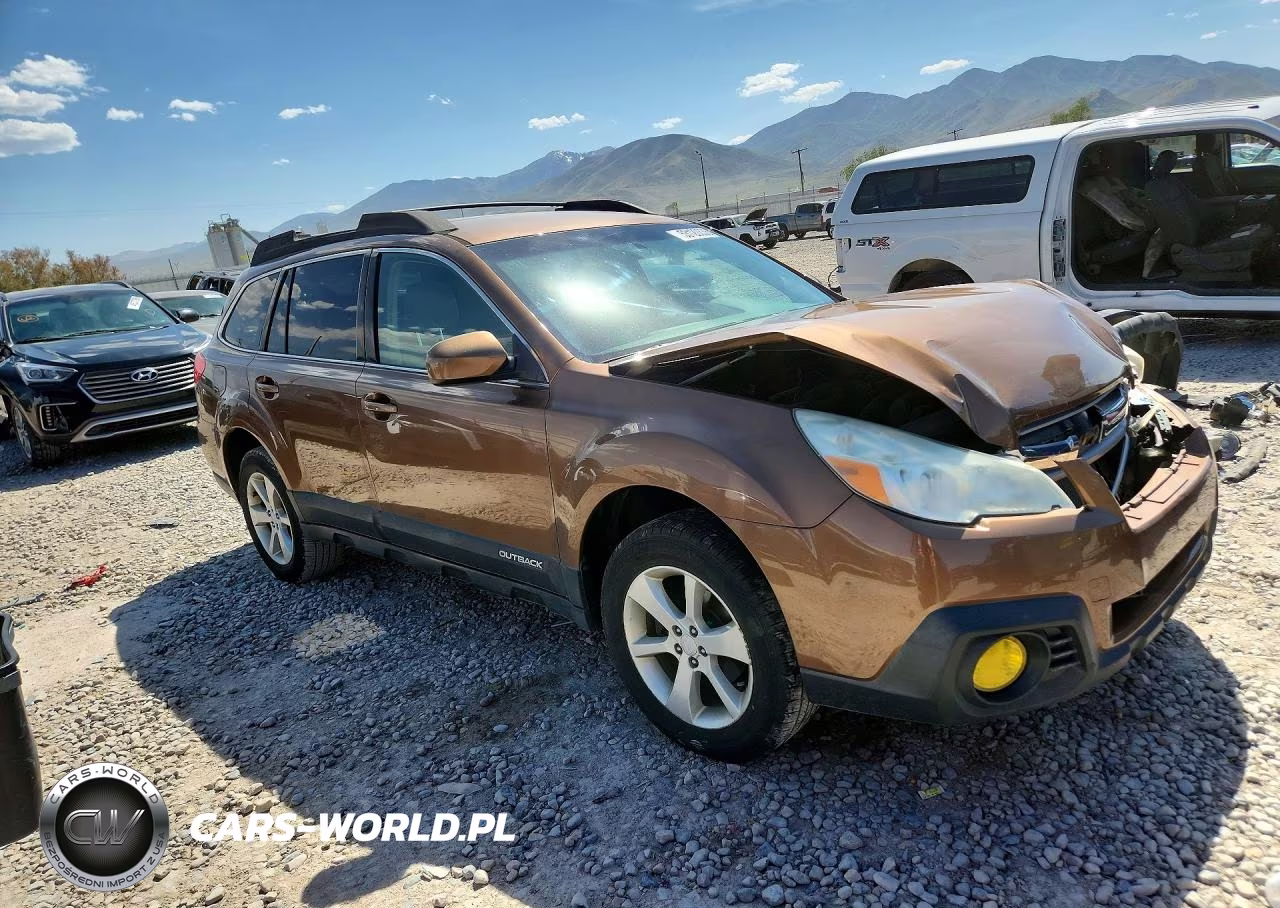 2013 Subaru Outback 2.5I Premium VIN:4S4BRBCC5D3289313 - 4