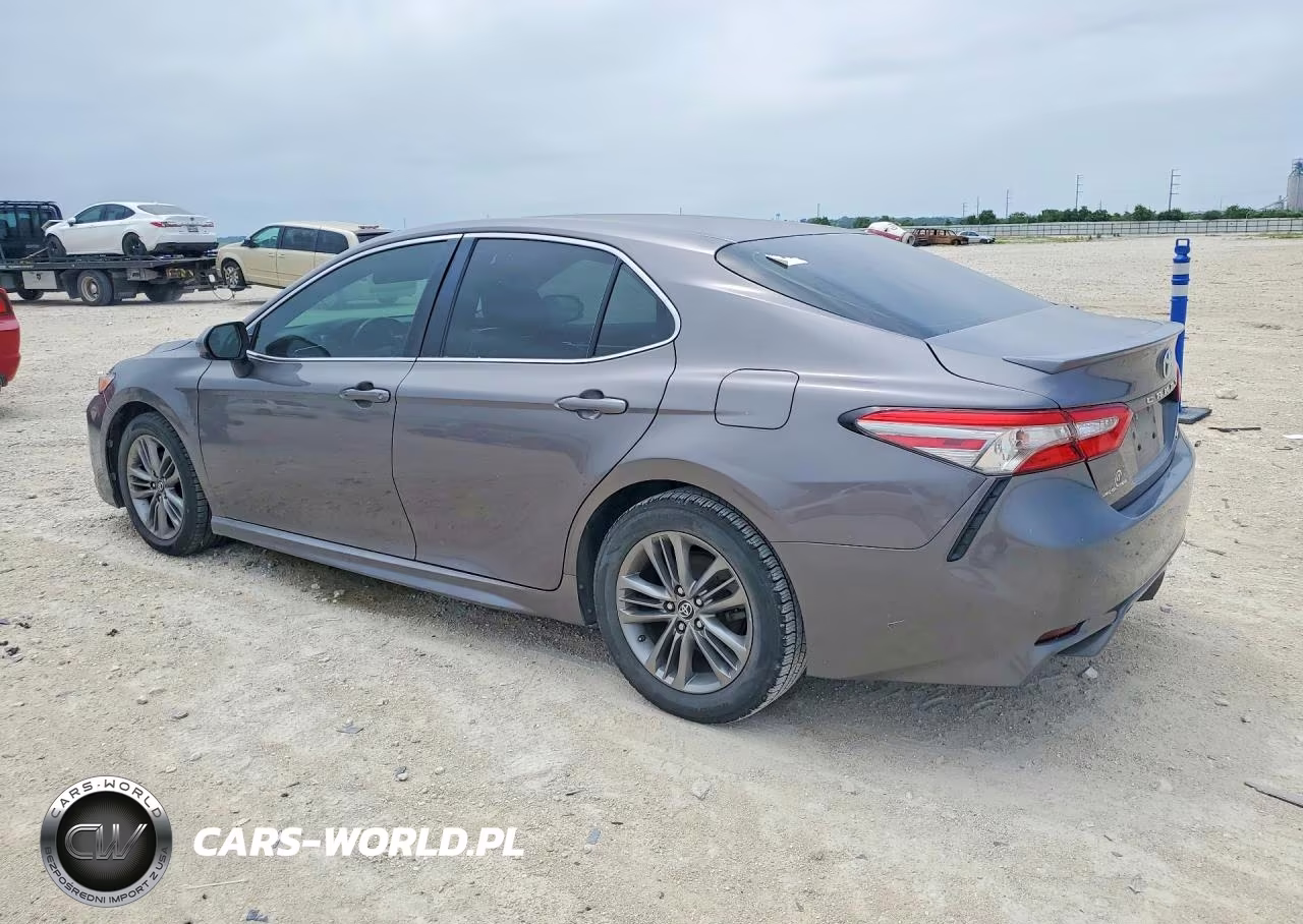2018 Toyota Camry Se VIN:4T1B11HKXJU083069 - 2