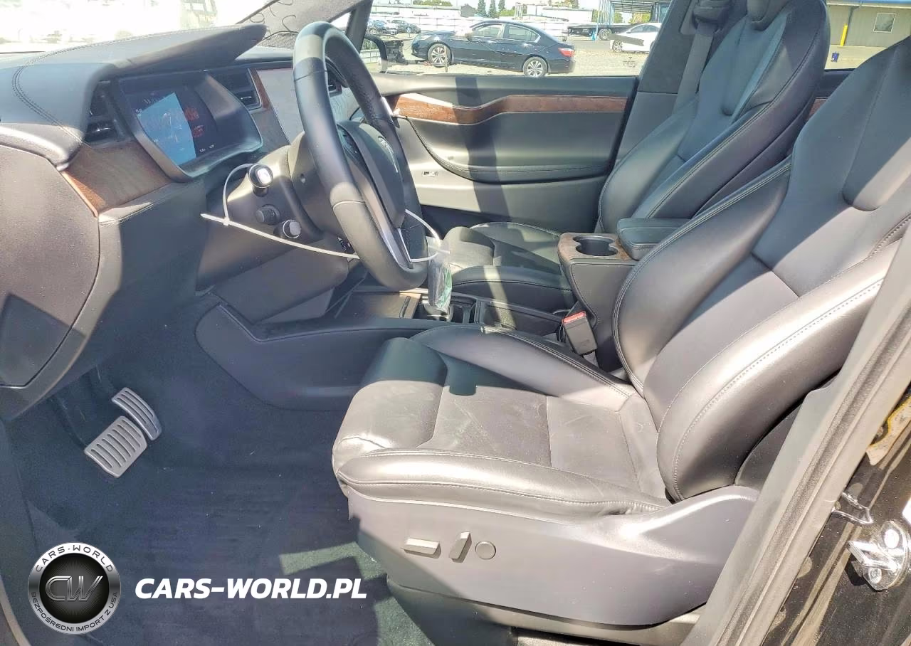 2020 Tesla Model X VIN:5YJXCBE26LF236251 - 7