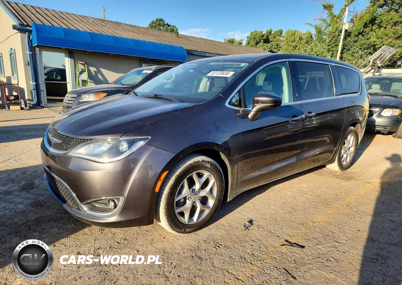 2020 Chrysler Pacifica Touring