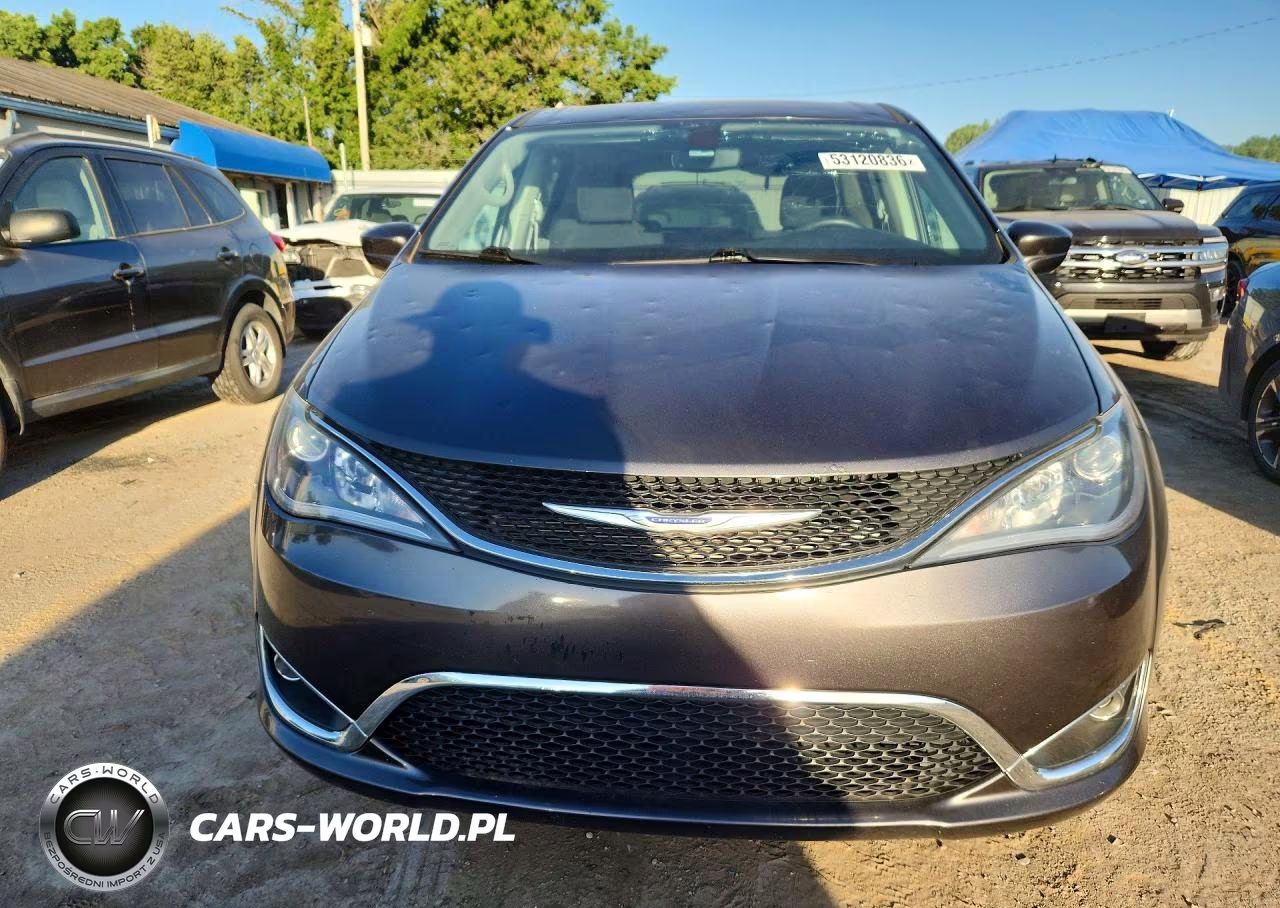 2020 Chrysler Pacifica Touring VIN:2C4RC1FG1LR121820 - 5