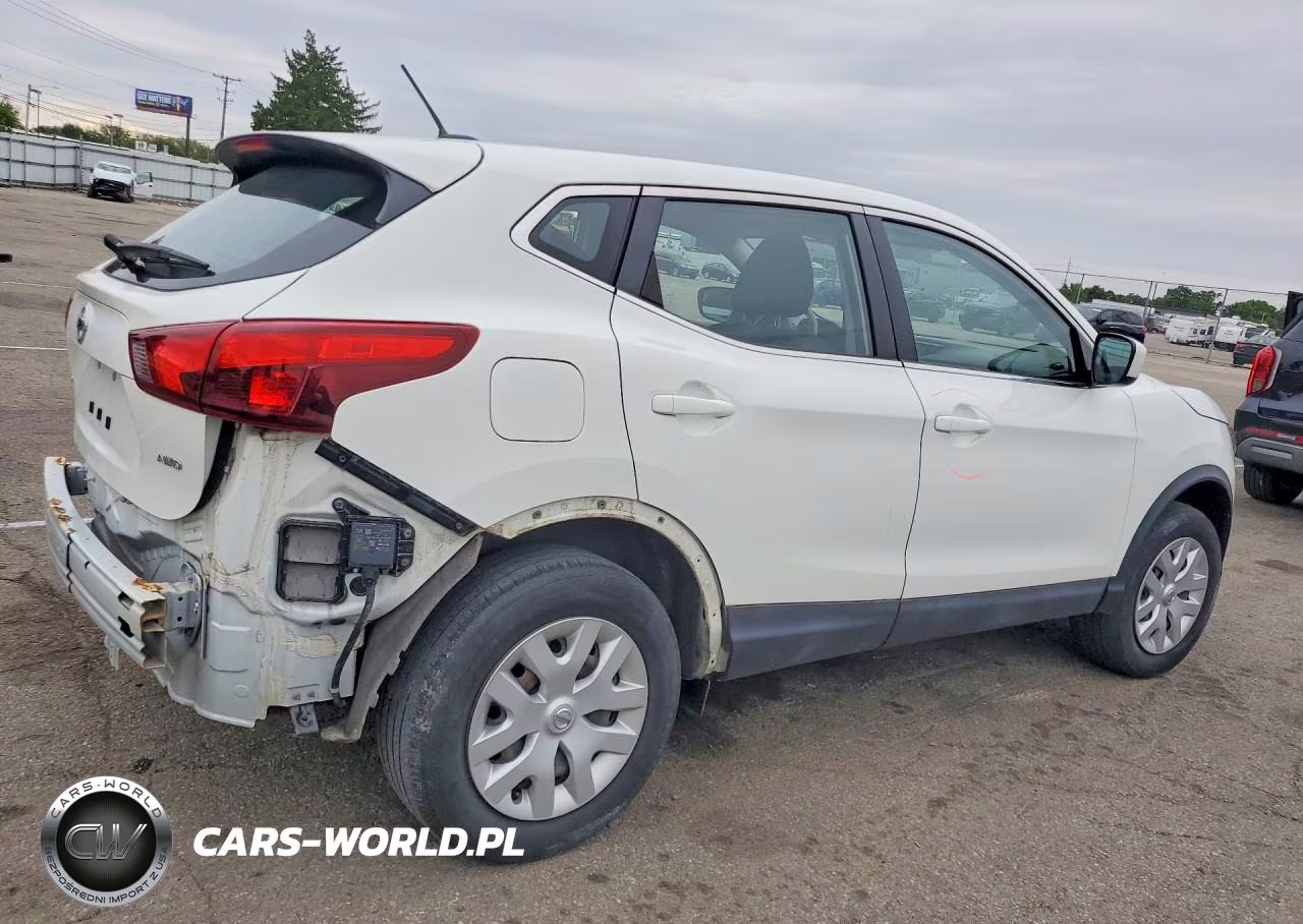 2019 Nissan Rogue Sport S VIN:JN1BJ1CRXKW348817 - 3