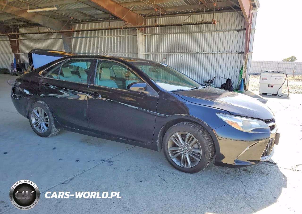 2015 Toyota Camry Se VIN:4T1BF1FKXFU109844 - 4