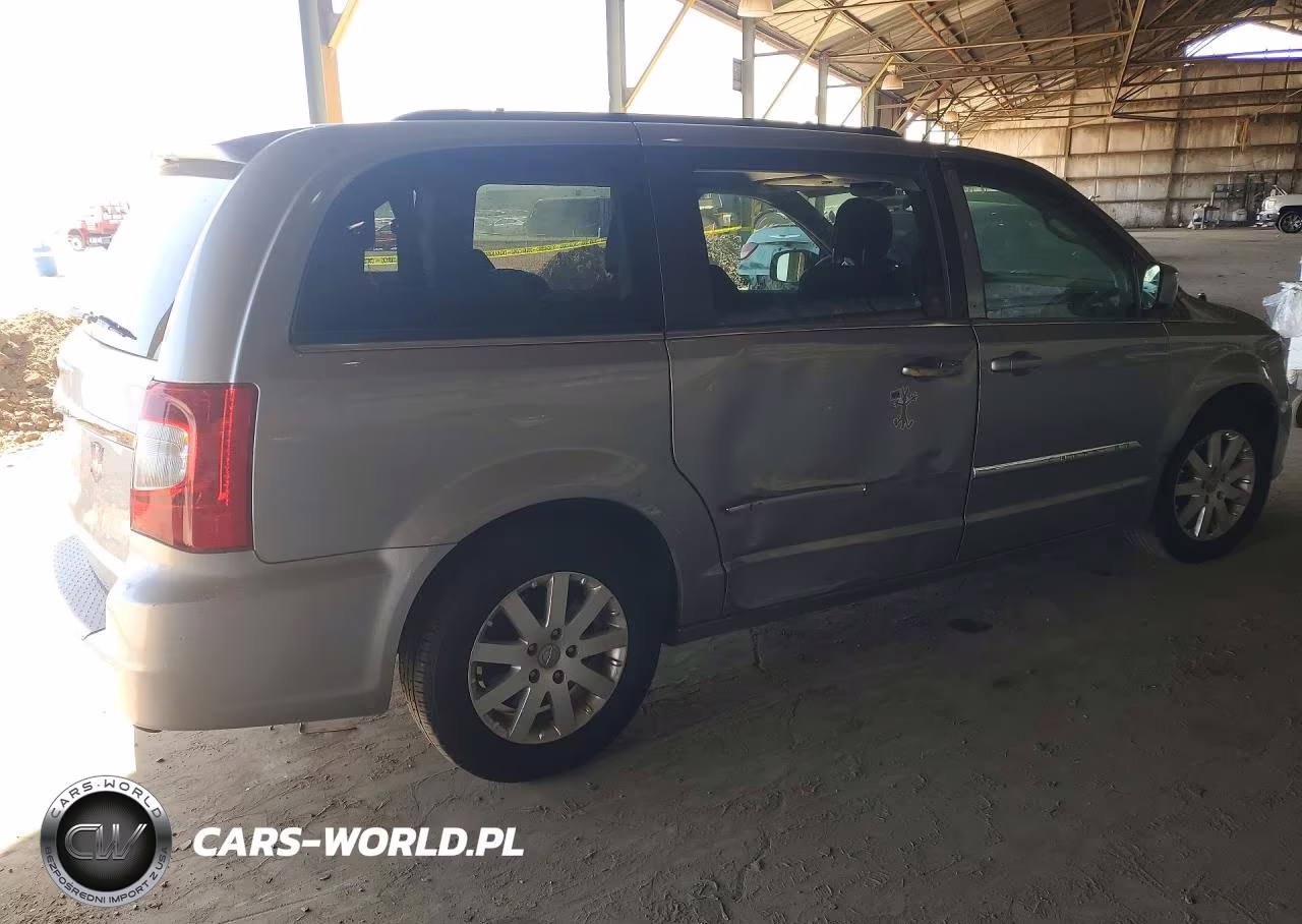 2016 Chrysler Town & Country Touring VIN:2C4RC1BG5GR229224 - 3