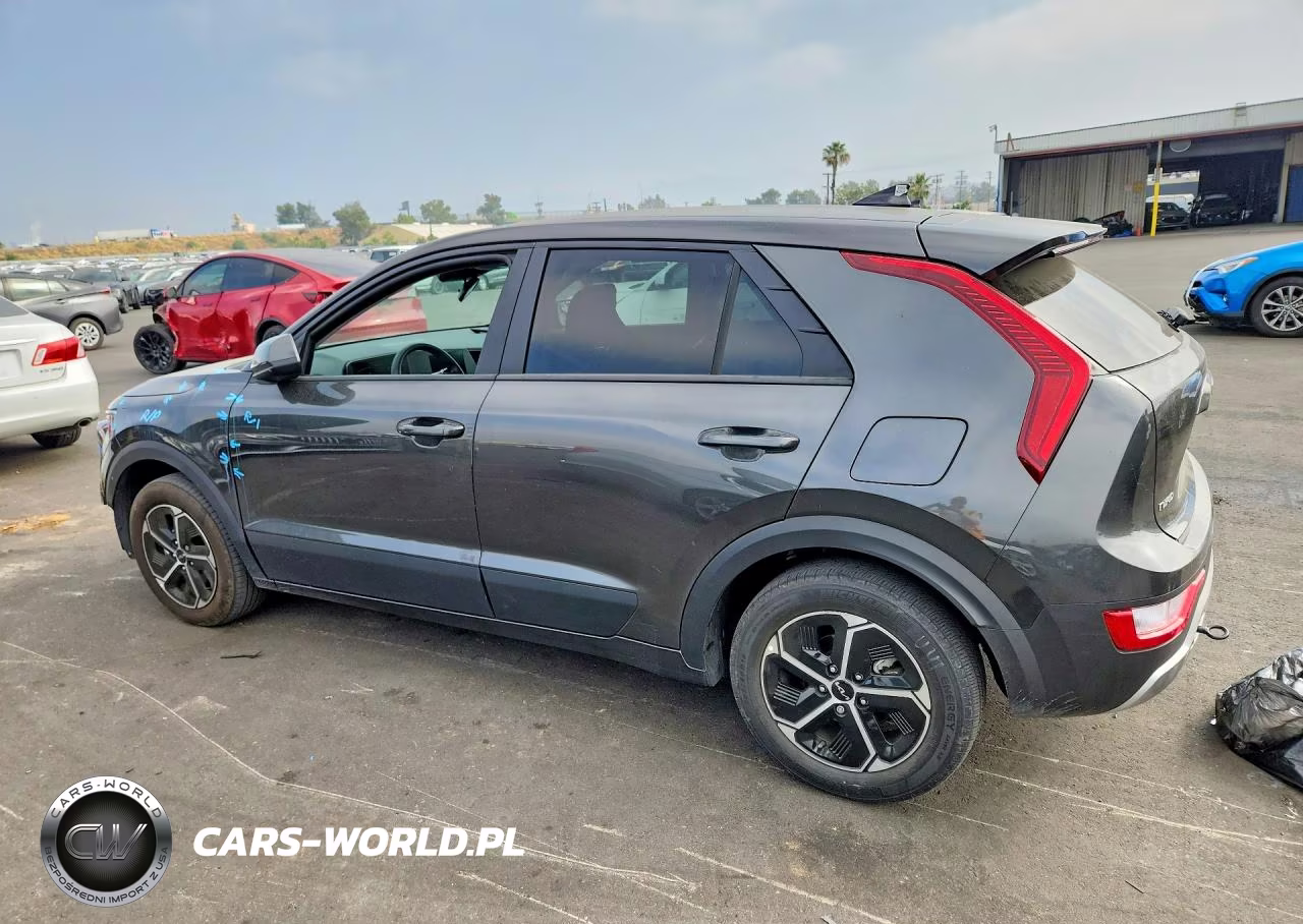 2025 Kia Niro Lx VIN:KNDCP3LE7S5255686 - 2