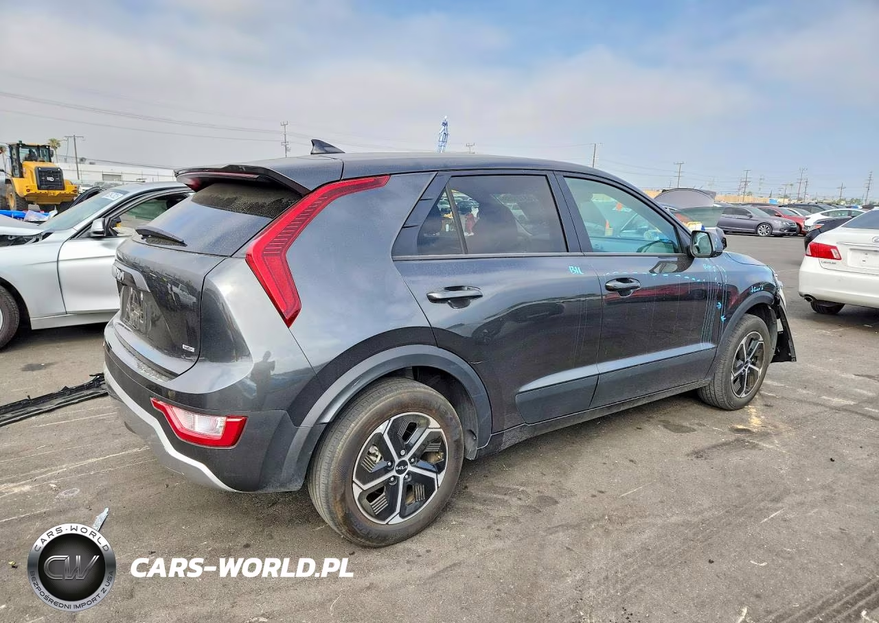 2025 Kia Niro Lx VIN:KNDCP3LE7S5255686 - 3