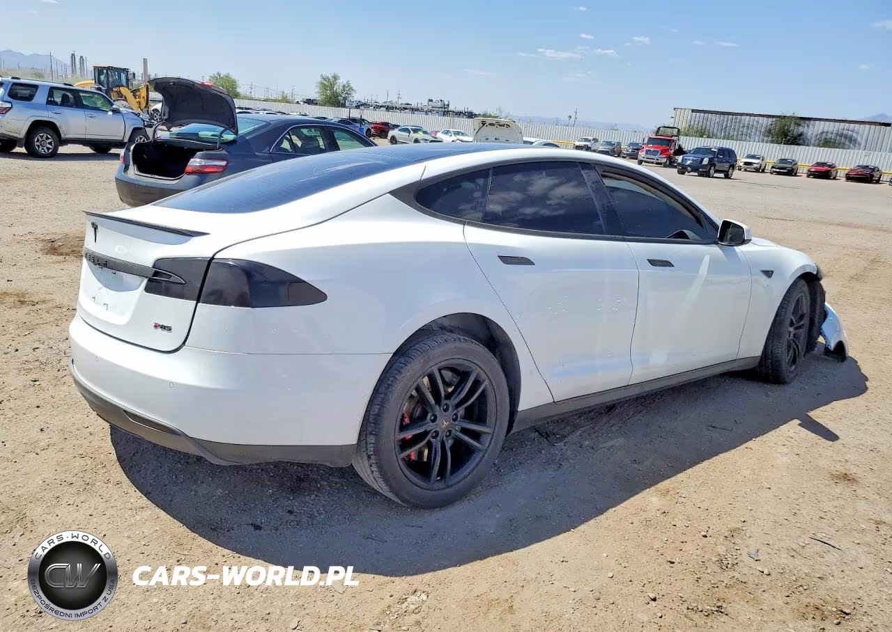 2014 Tesla Model S VIN:5YJSA1H16EFP35793 - 3