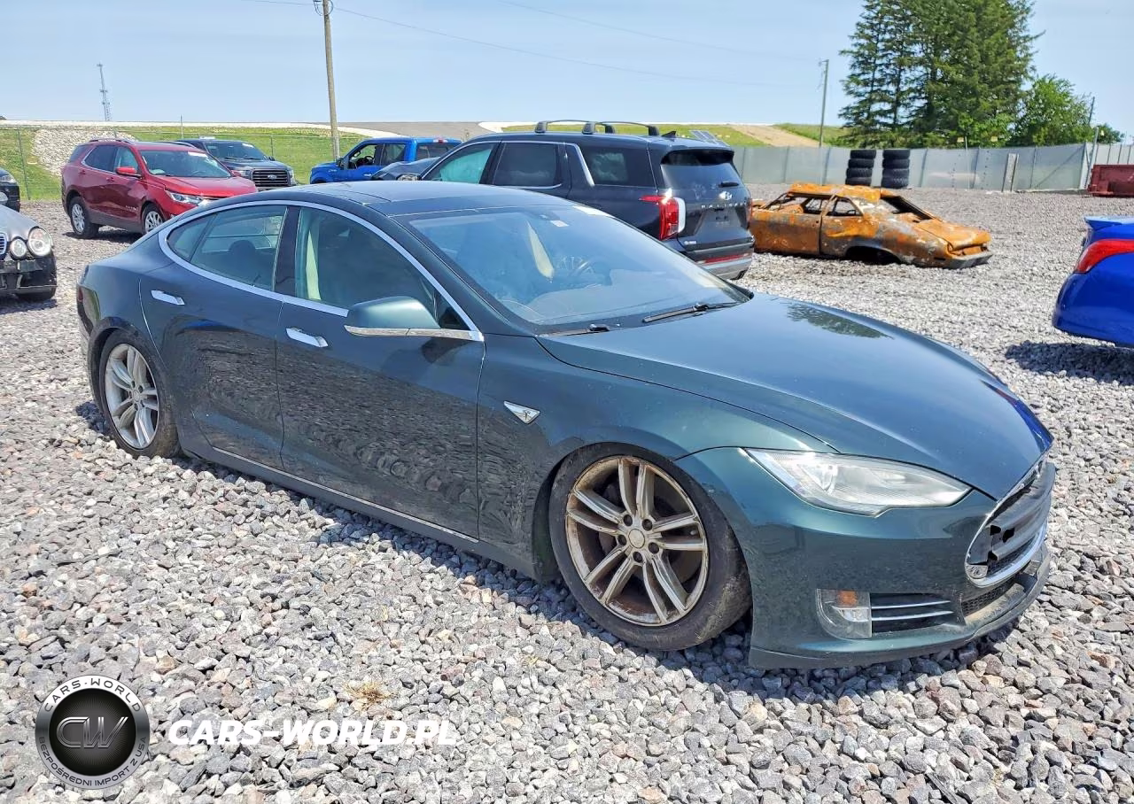 2014 Tesla Model S VIN:5YJSA1H17EFP39268 - 4