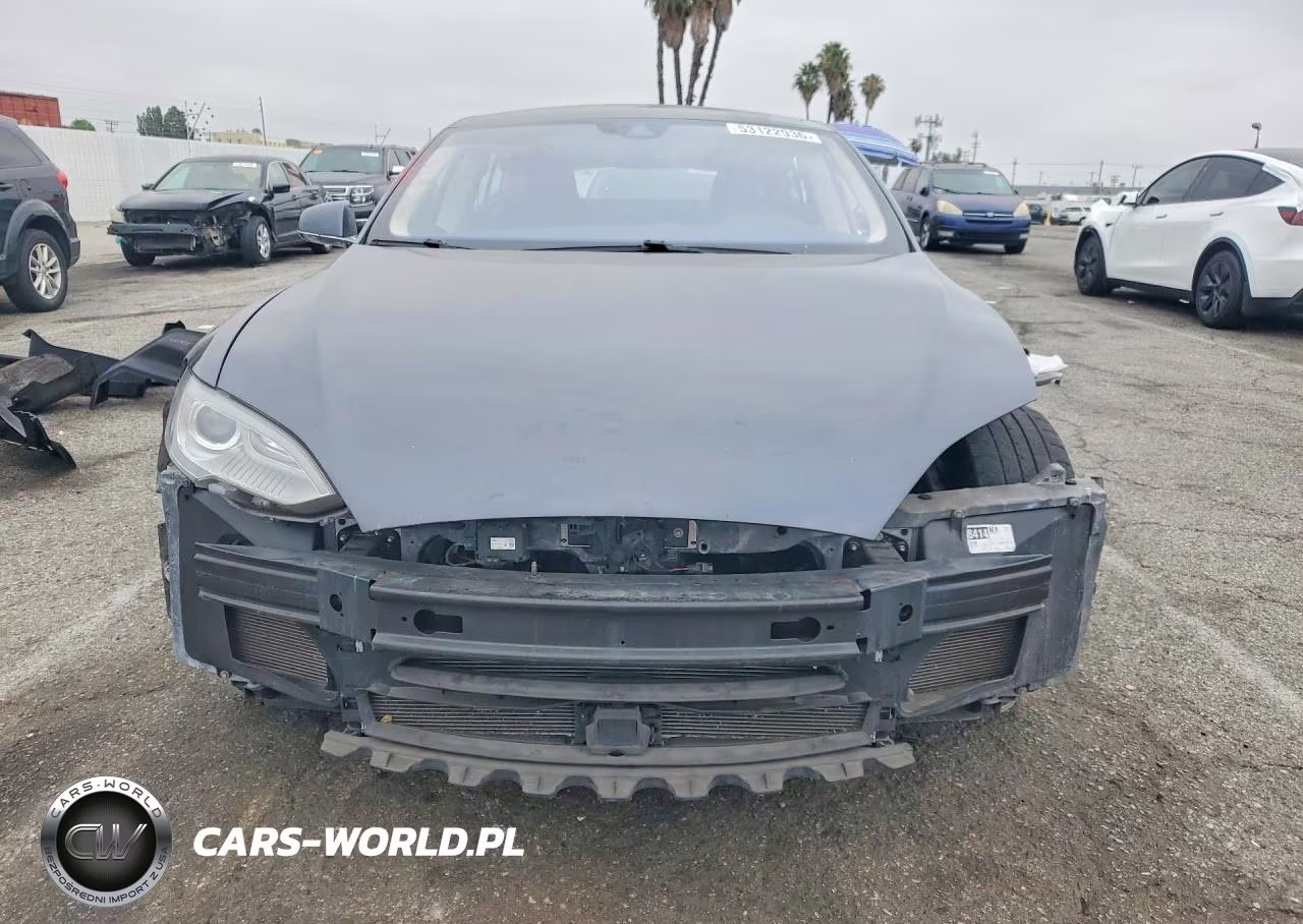 2016 Tesla Model S VIN:5YJSA1E17GF130057 - 5