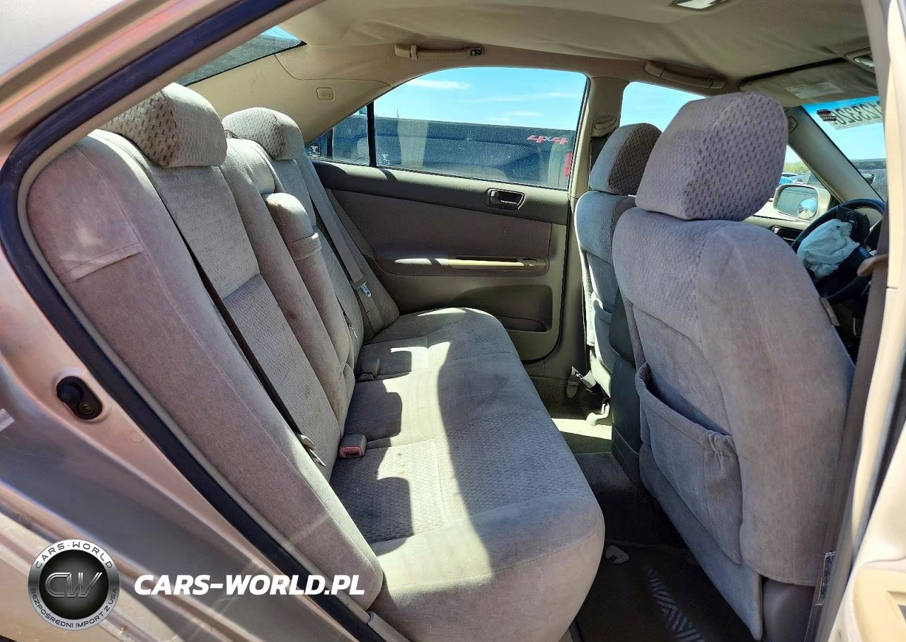 2004 Toyota Camry Le VIN:4T1BE30KX4U264186 - 10