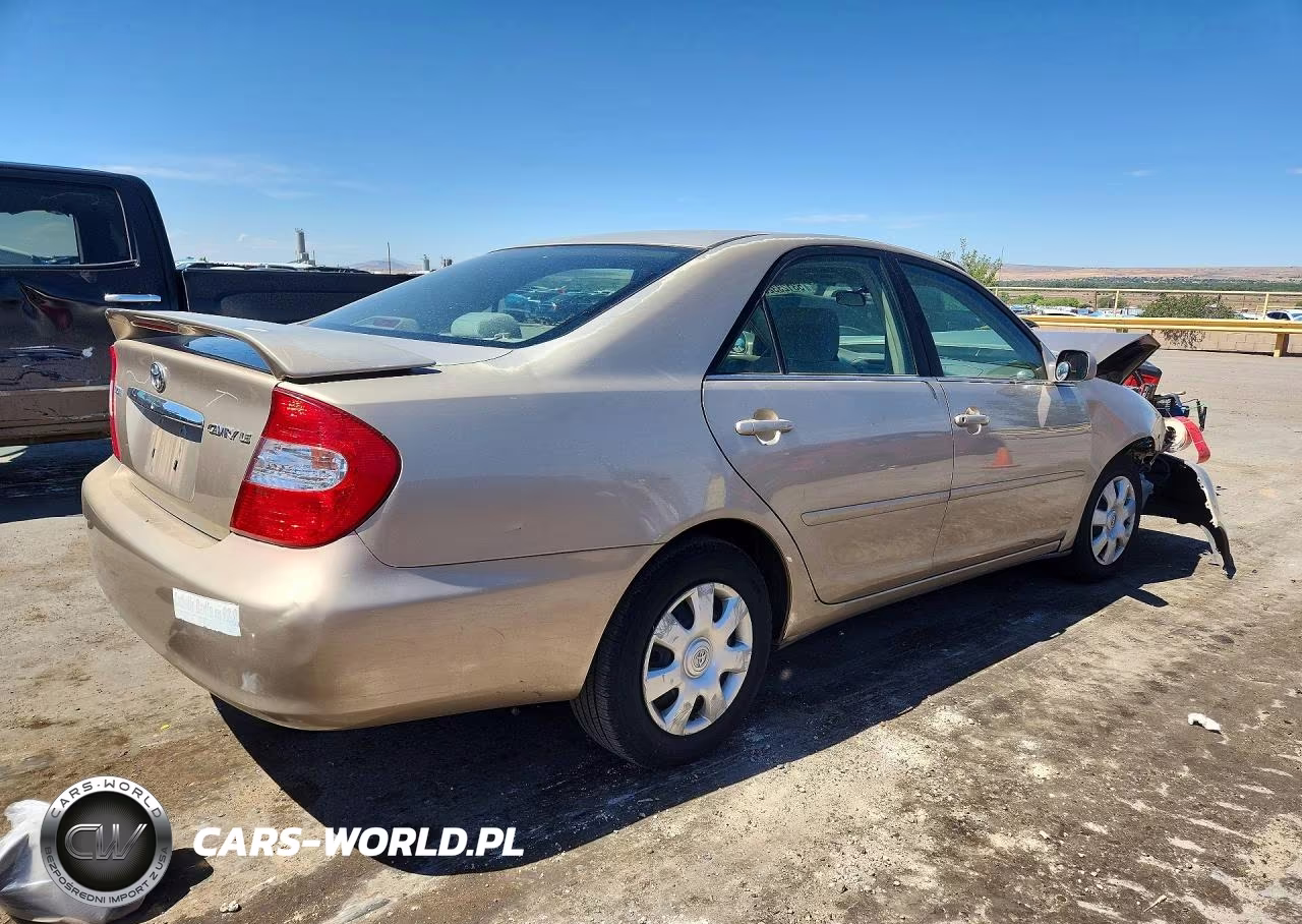 2004 Toyota Camry Le VIN:4T1BE30KX4U264186 - 3