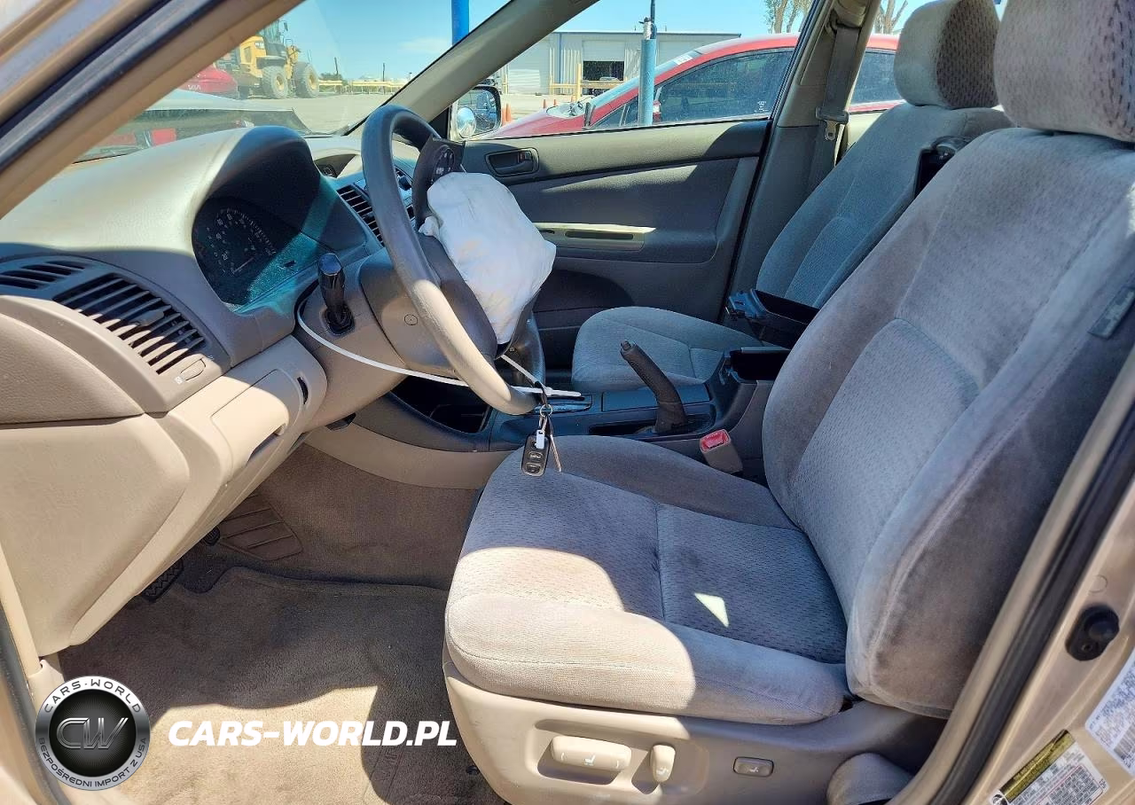 2004 Toyota Camry Le VIN:4T1BE30KX4U264186 - 7