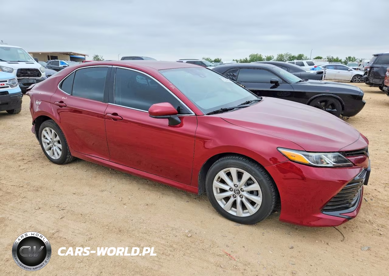 2020 Toyota Camry Le VIN:4T1C11AK0LU303286 - 4