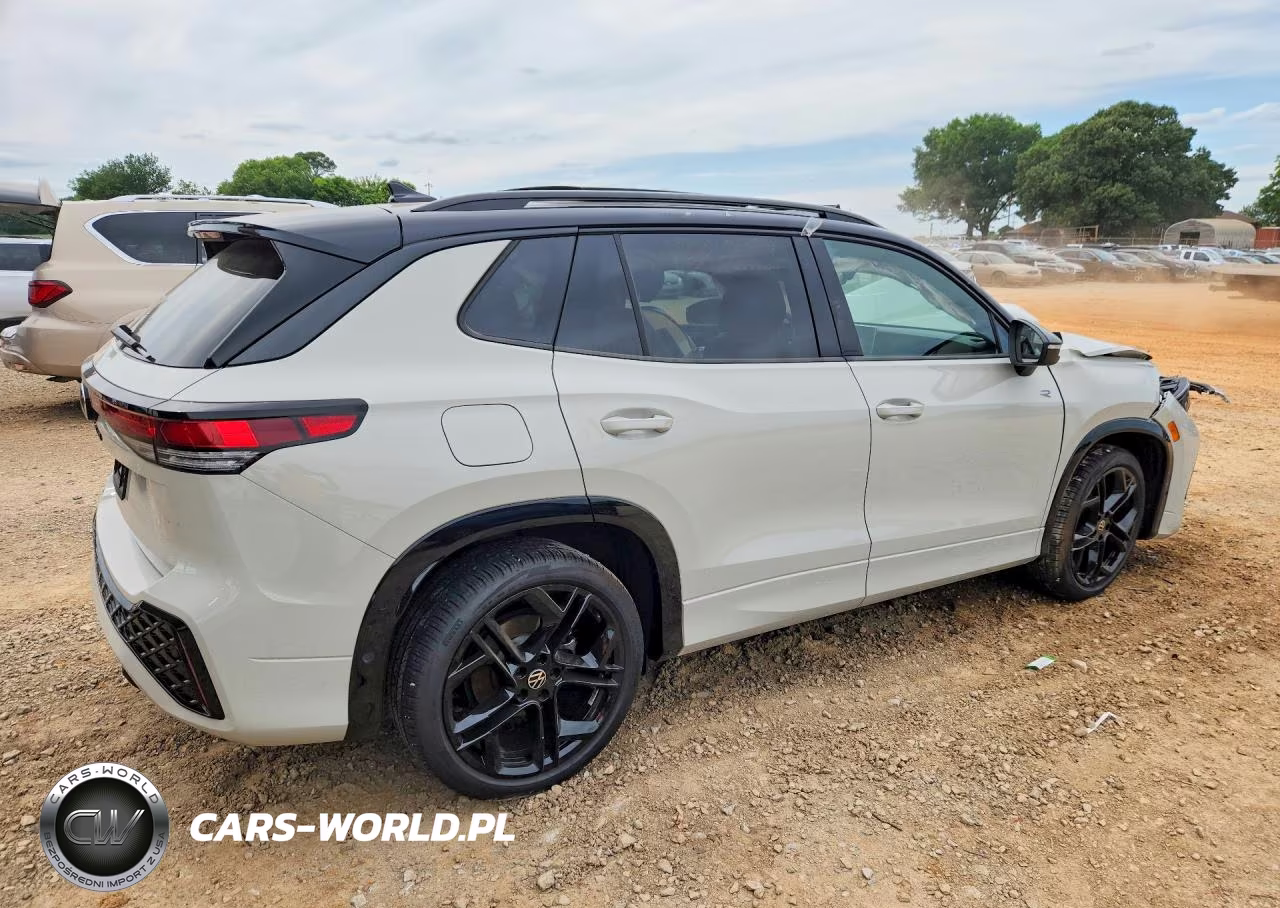 2026 Volkswagen Tiguan Se R-Line Black VIN:3VVHR7RM4TM021699 - 3