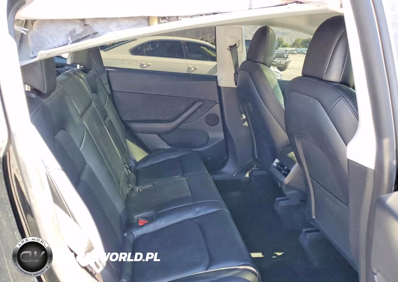 2022 Tesla Model Y VIN:7SAYGDEF9NF336843 - 11