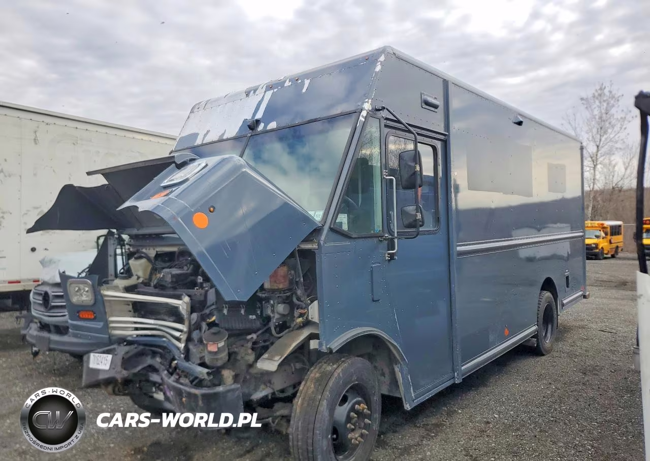 2020 Ford Commercial Chassis Delivery Truck