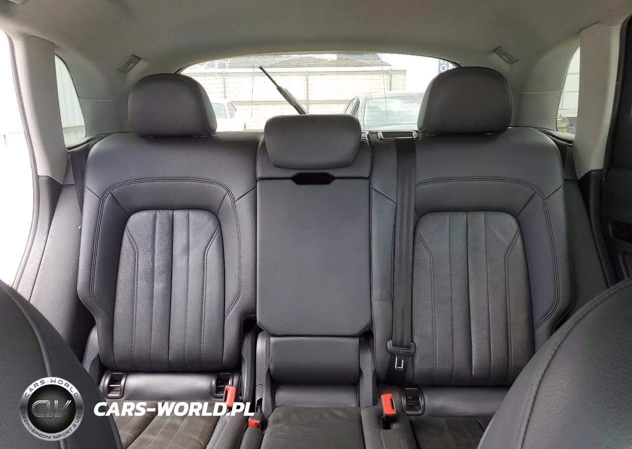 2019 Audi Q5 Premium VIN:WA1ANAFY4K2132365 - 10