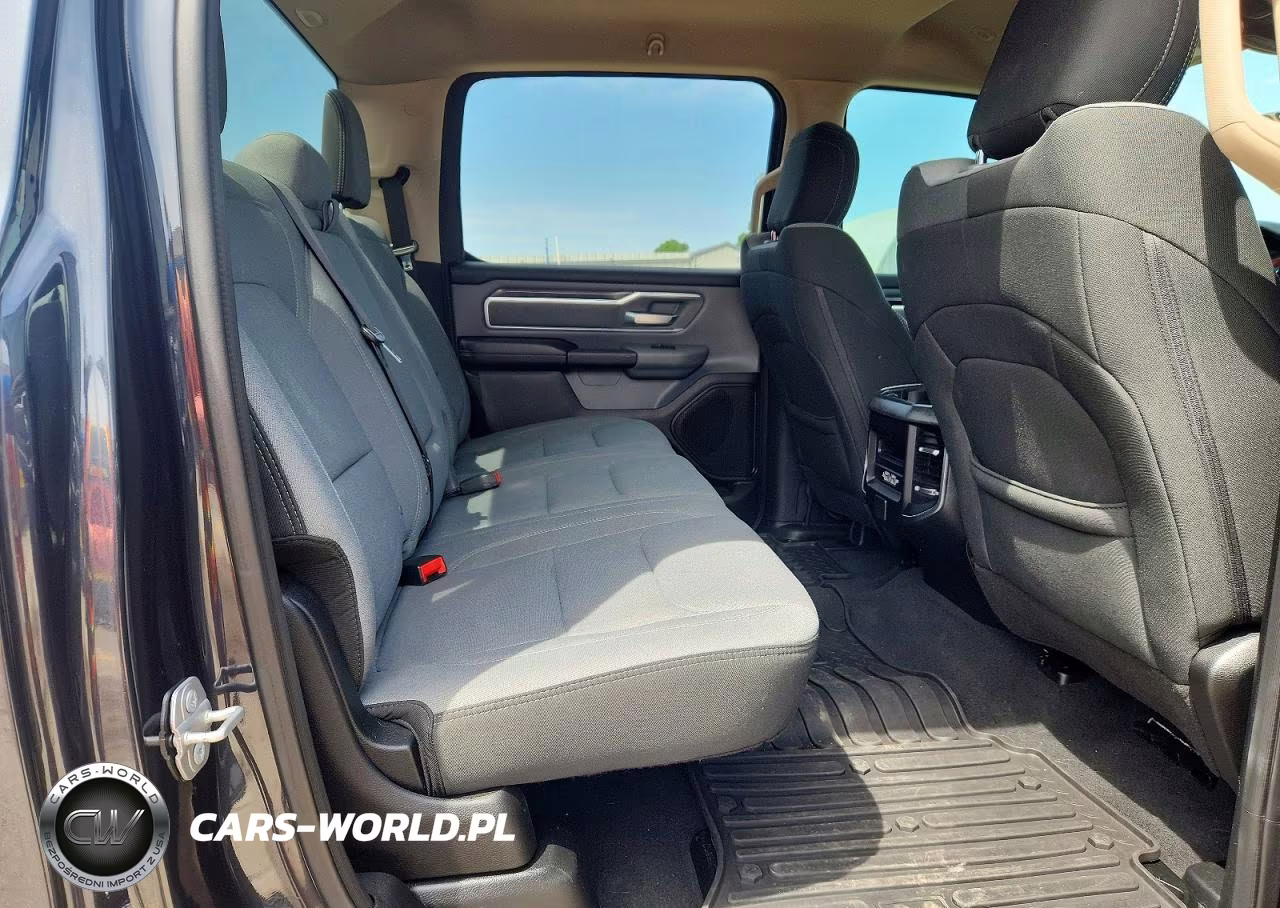 2019 Ram 1500 Big Horn VIN:1C6SRFFT2KN573708 - 10