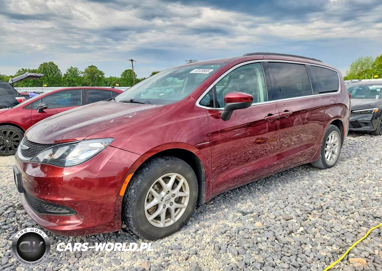 2021 Chrysler Voyager Lxi – zdjęcie 1 z 13