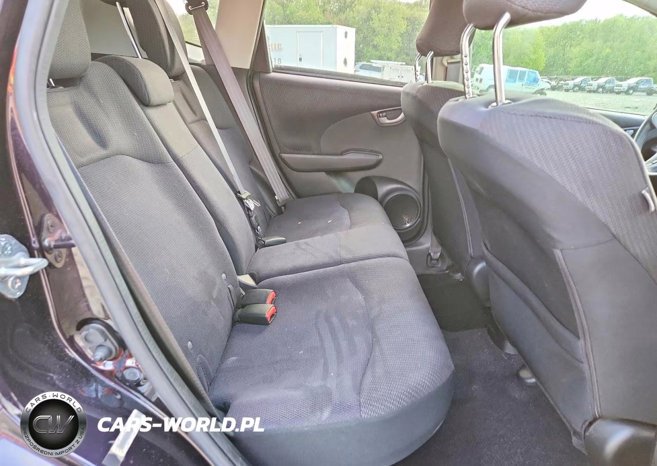 2013 Honda Fit Sport VIN:JHMGE8H54DC045153 - 10