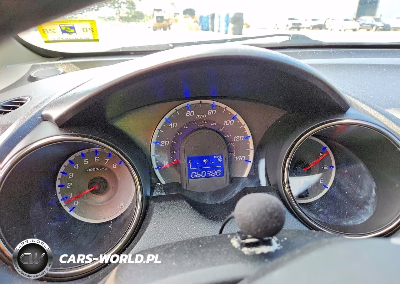 2013 Honda Fit Sport VIN:JHMGE8H54DC045153 - 9