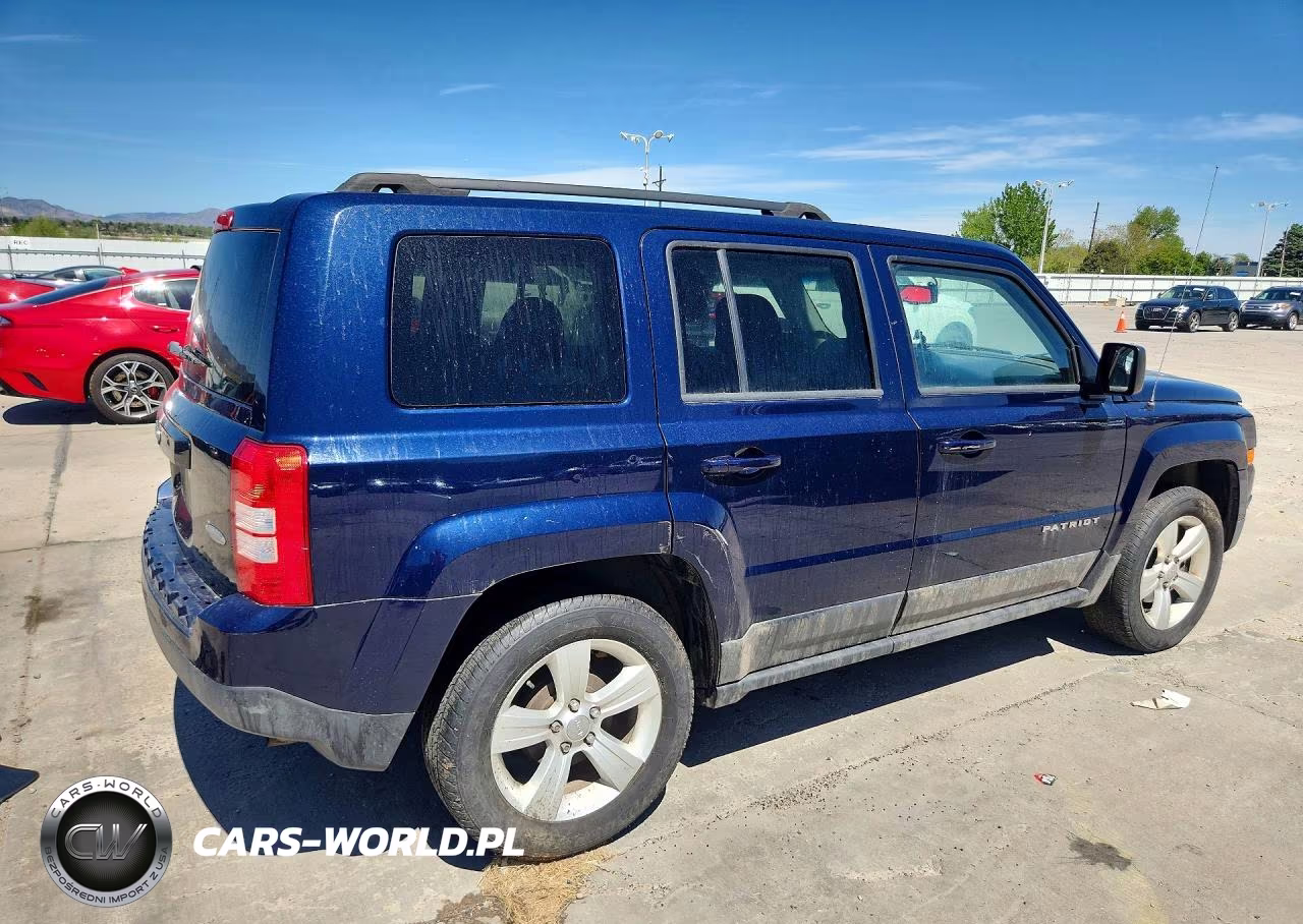 2016 Jeep Patriot Latitude VIN:1C4NJPFA4GD811038 - 3