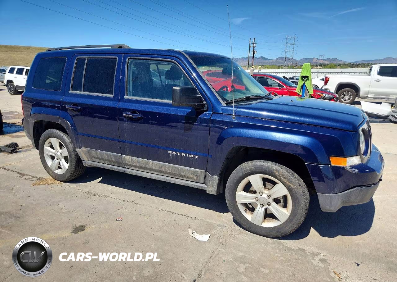 2016 Jeep Patriot Latitude VIN:1C4NJPFA4GD811038 - 4