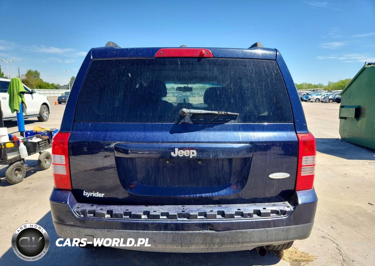 2016 Jeep Patriot Latitude VIN:1C4NJPFA4GD811038 - 6