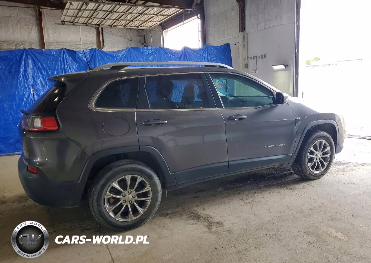 2019 Jeep Cherokee Latitude Plus VIN:1C4PJMLN4KD211790 - 3
