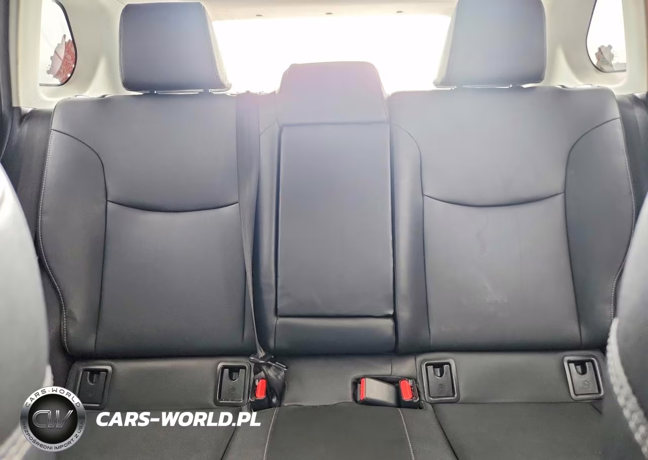 2024 Toyota Corolla Cross Xle VIN:7MUDAABG1RV107699 - 10