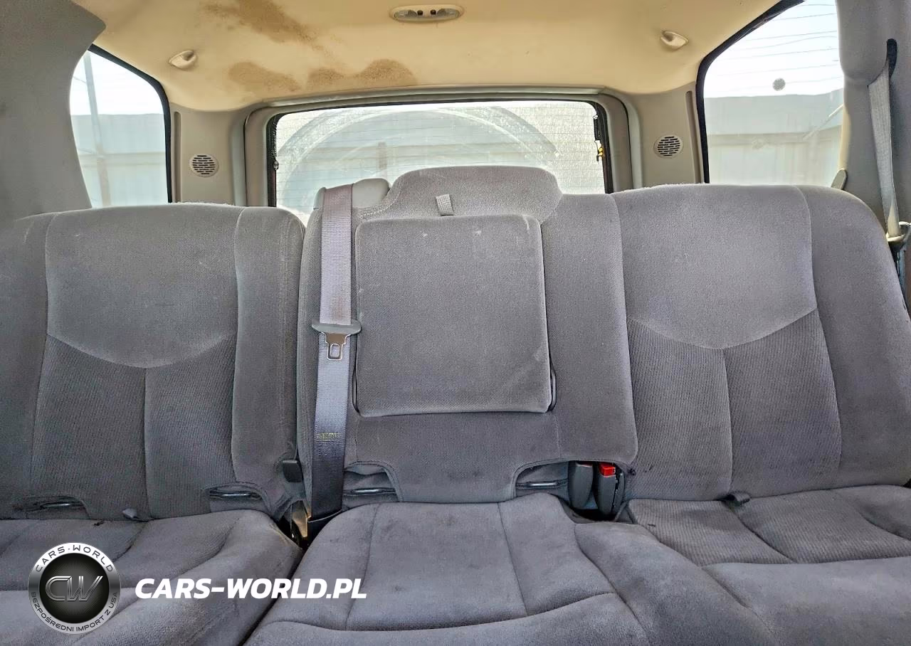 2004 GMC Yukon VIN:1GKEC13T64J227075 - 10