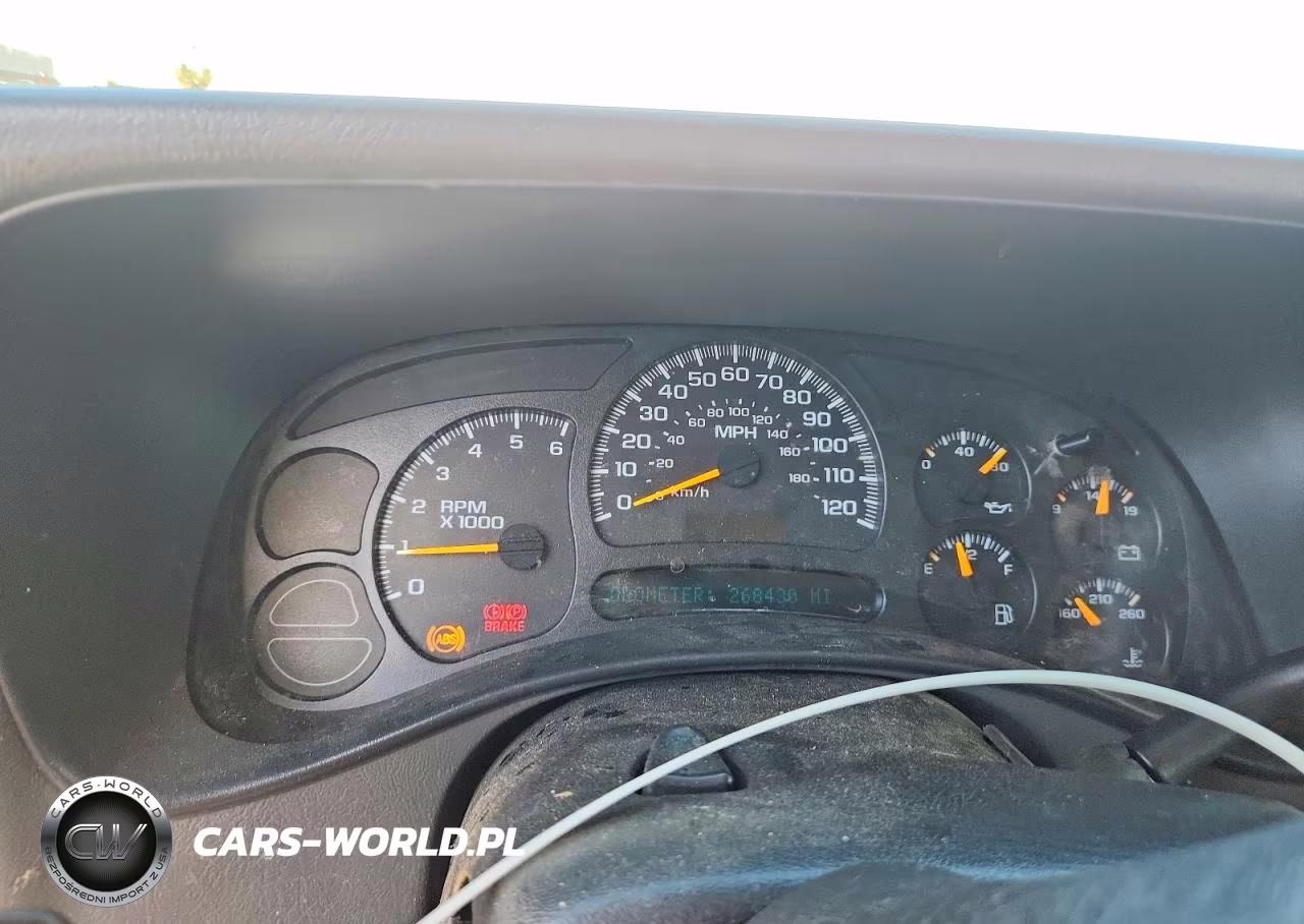 2004 GMC Yukon VIN:1GKEC13T64J227075 - 9