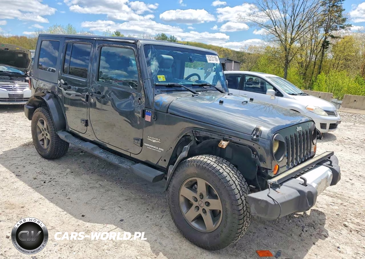 2010 Jeep Wrangler Unlimited Sahara VIN:1J4BA5H18AL156331 - 4