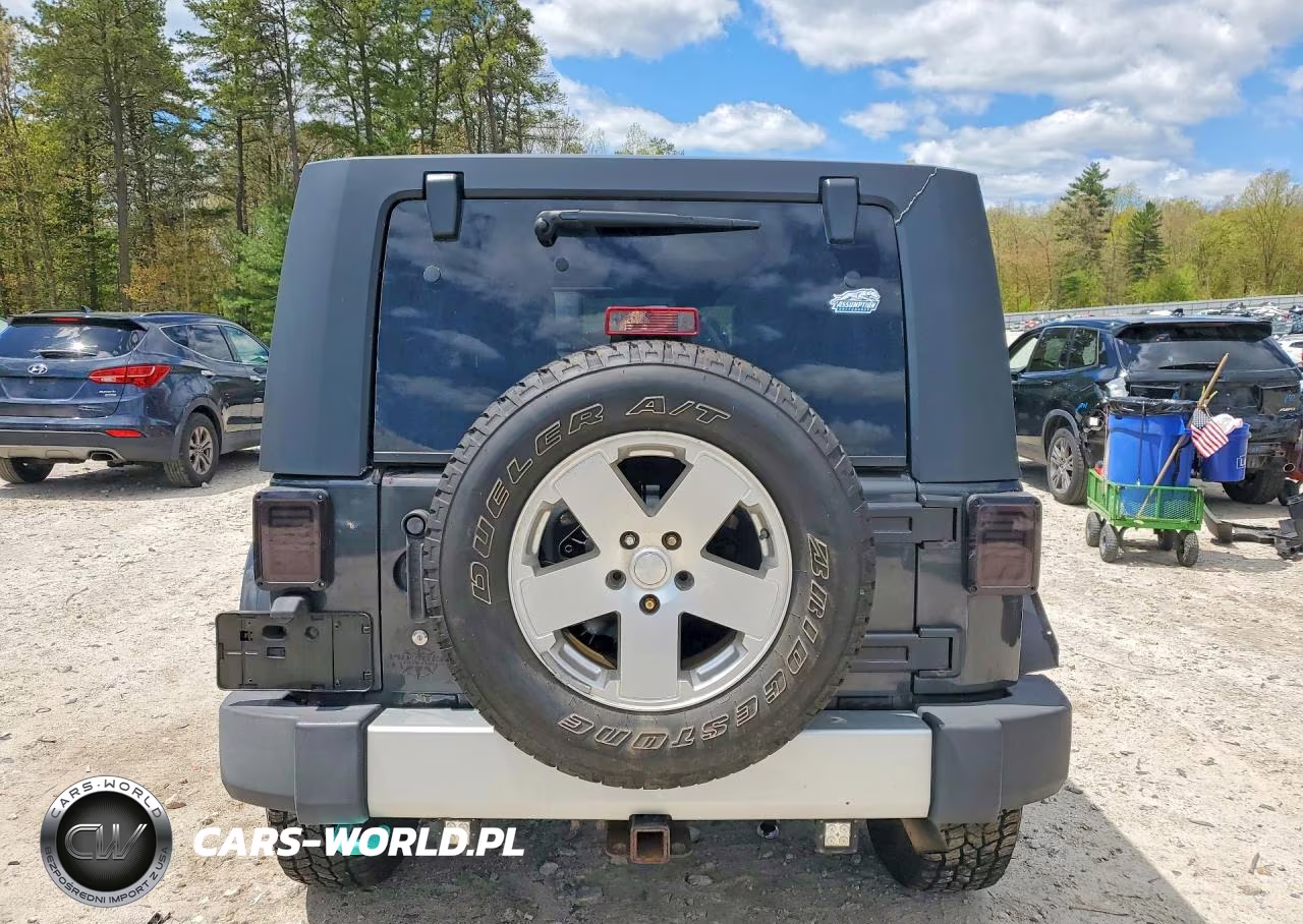 2010 Jeep Wrangler Unlimited Sahara VIN:1J4BA5H18AL156331 - 6