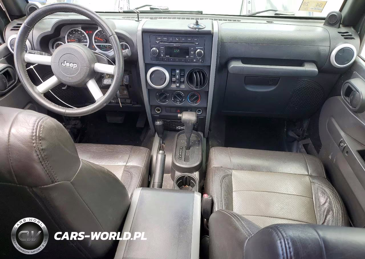2010 Jeep Wrangler Unlimited Sahara VIN:1J4BA5H18AL156331 - 8