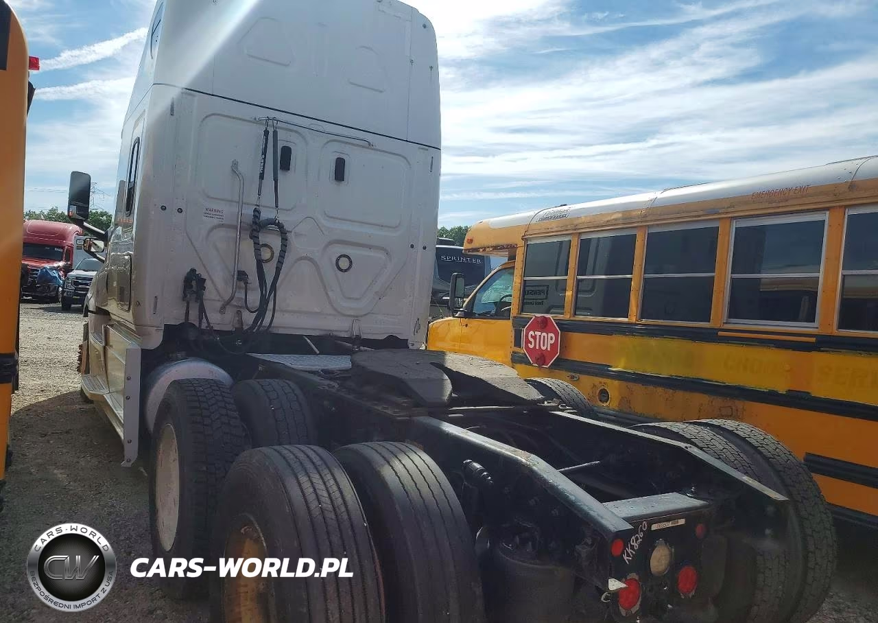 2019 Freightliner Cascadia 126 Semi Truck VIN:3AKJHHDR9KSKK8260 - 3