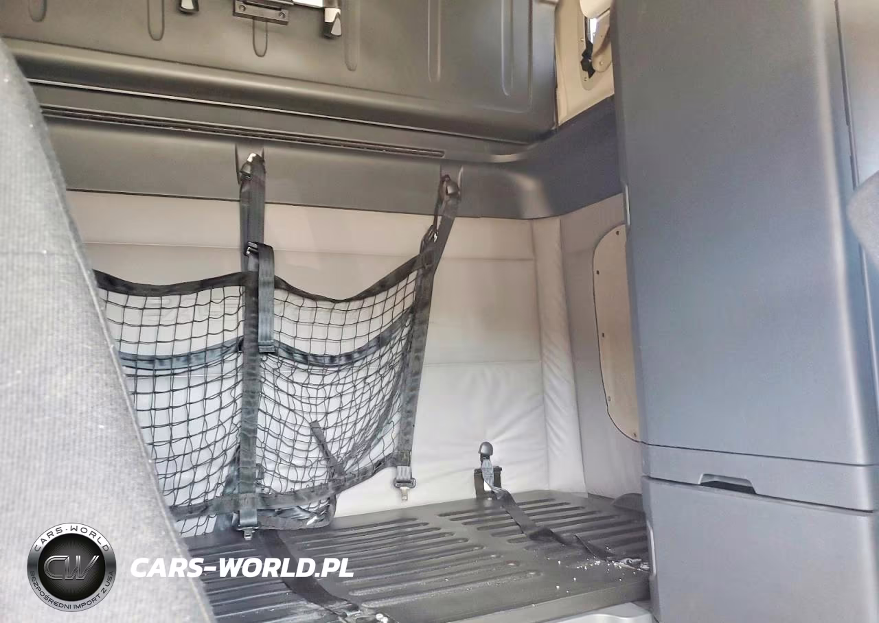 2019 Freightliner Cascadia 126 Semi Truck VIN:3AKJHHDR9KSKK8260 - 6