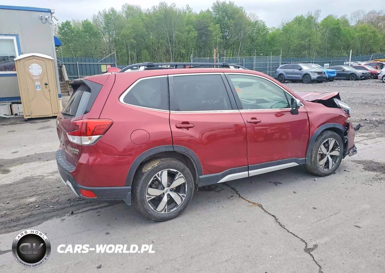 2020 Subaru Forester Touring VIN:JF2SKAXC8LH523721 - 3