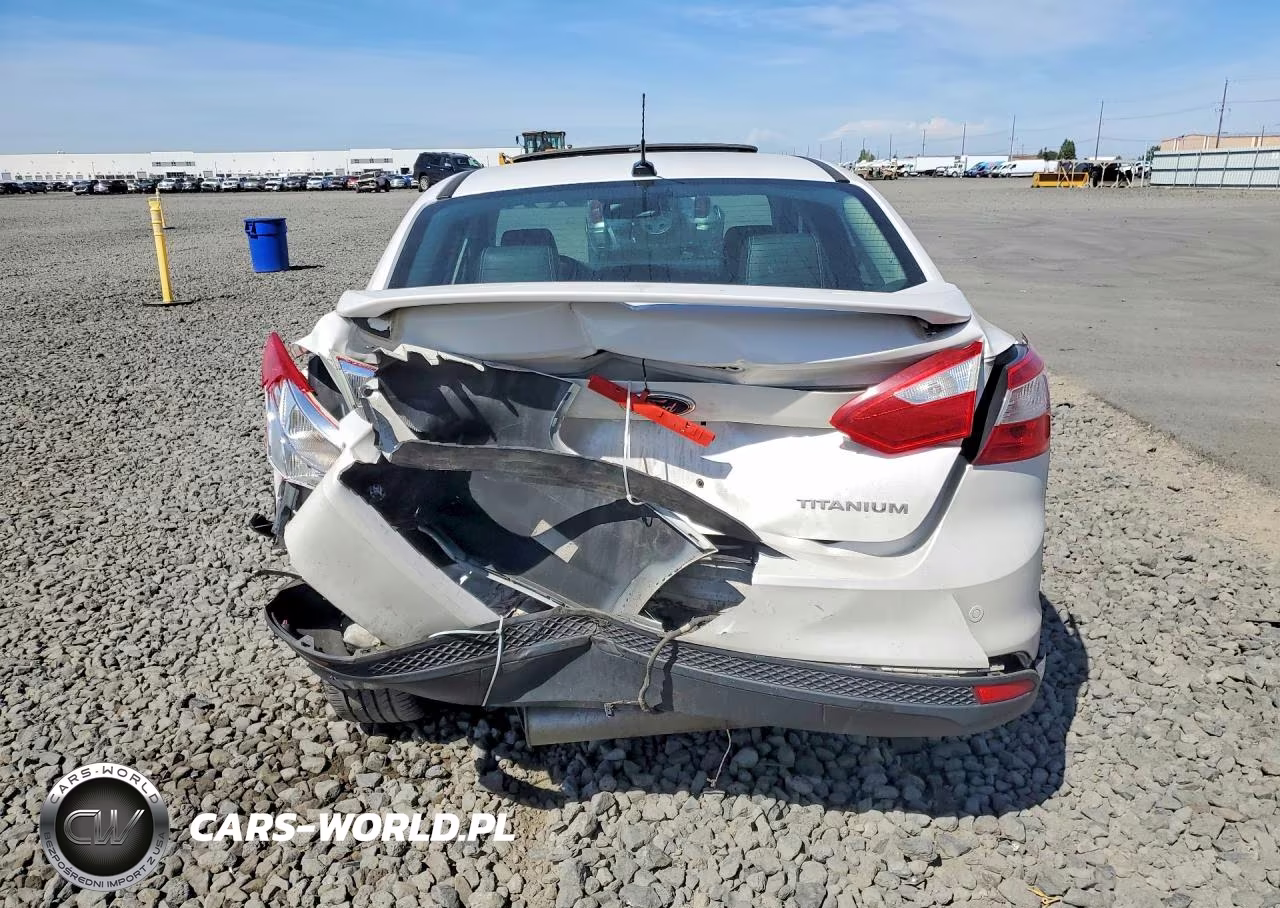 2012 Ford Focus Titanium VIN:1FAHP3J29CL189594 - 6