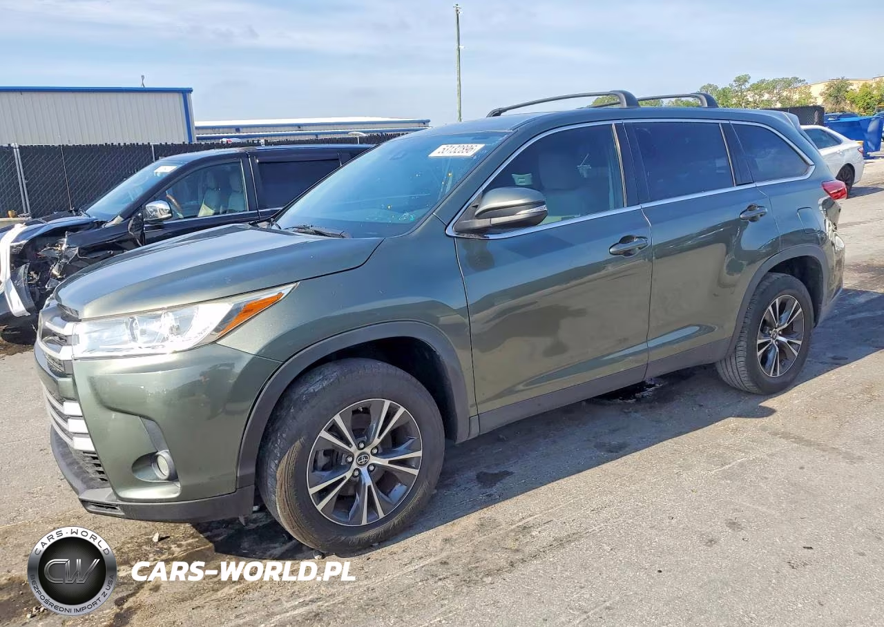 2019 Toyota Highlander Le Plus – zdjęcie 1 z 13